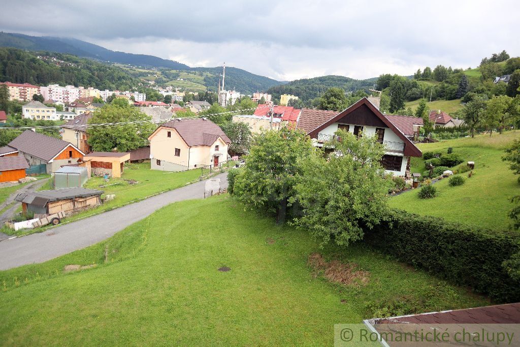 Priestranný rodinný dom s peknými výhľadmi v Hriňovej