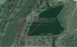 Reality Štefanec/ID-1385/ Potvorice, predaj pozemku 5.893m2 s jazerom v rybárskom revíre, cena 23.500,-€.