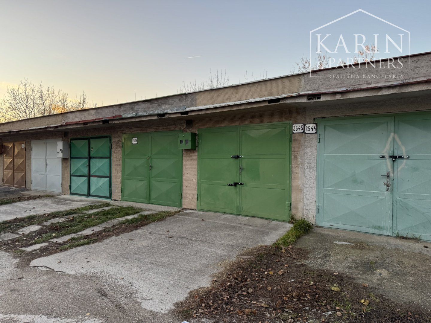GARÁŽ NA PRENÁJOM - HOLÍČ, ul. Pri kaštieli