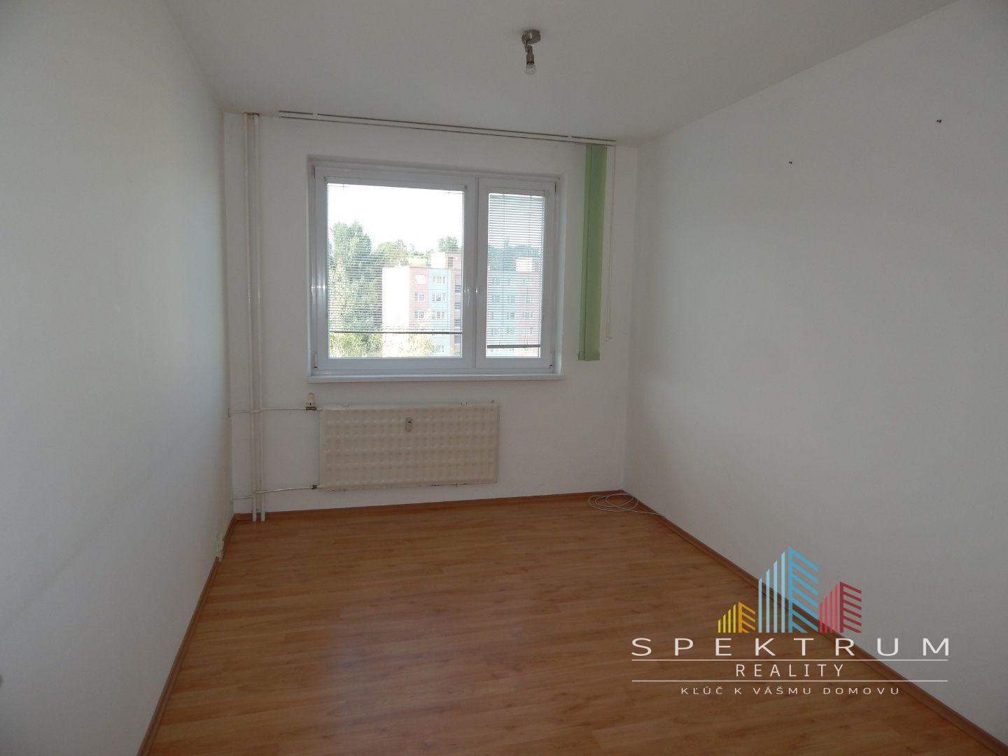 SPEKTRUM REALITY- Na Predaj 3-izbový byt, 70 m2, Handlová, ul. Okružná, okres Prievidza