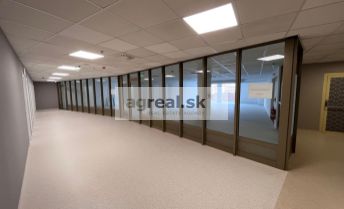 Obchodno - prevádzkový priestor vhodný na showroom, predajňu, služby, kancelárie 112,42 m² vo Vienna Gate (1.posch.)