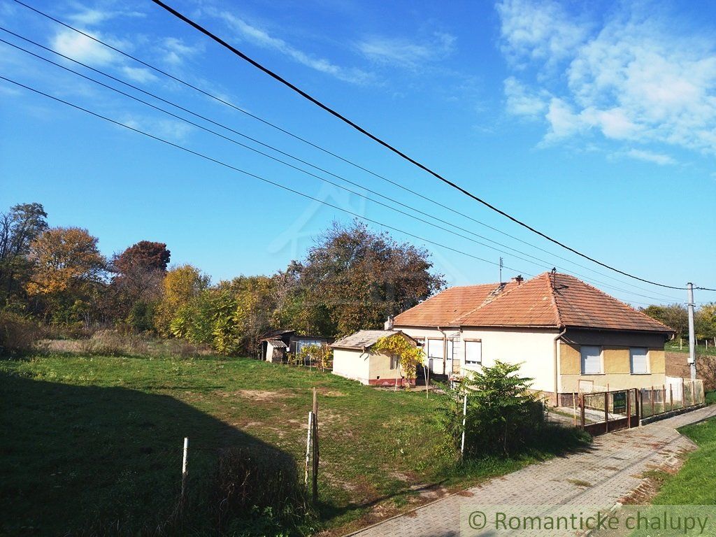 Dom vhodný na okamžité bývanie s veľkým 949m²  pozemkom v obci Pastovce