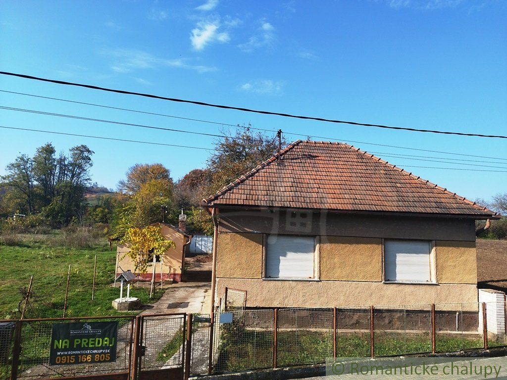 Dom vhodný na okamžité bývanie s veľkým 949m²  pozemkom v obci Pastovce