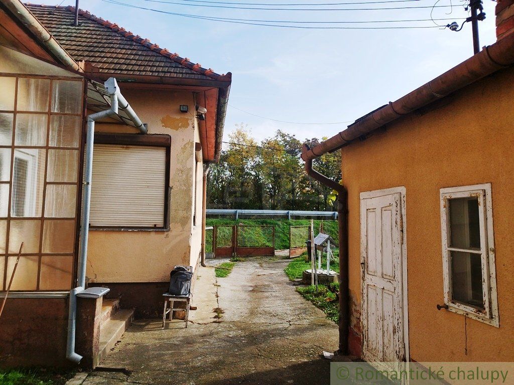 Dom vhodný na okamžité bývanie s veľkým 949m²  pozemkom v obci Pastovce