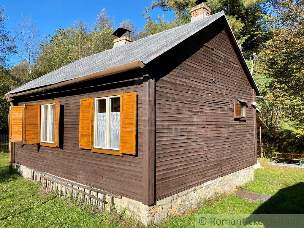 Chata na polosamote v horách, obec Rovné