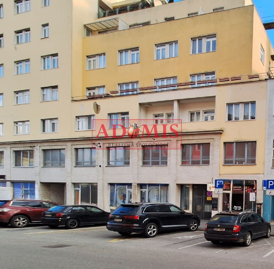 ADOMIS - predáme atraktívny nebytový komerčný priestor v centre Košíc 163m2 s výkladom priamo na ulicu, 2podlažný ul. Pribinova, 20m roh budovy Hlavná