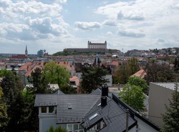 BA I. Staré mesto - priestranný mestský byt v historickej ville