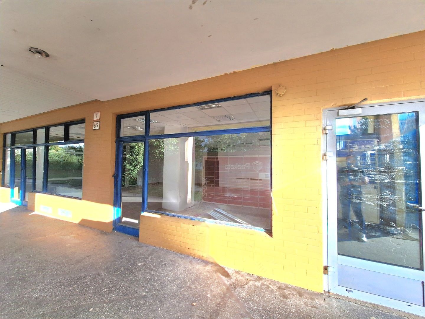 ADOMIS - Prenájom obchodných priestorov 227m2 Buzulucká ulica, OC Latorica Košice, sídlisko Dargovských hrdinov.