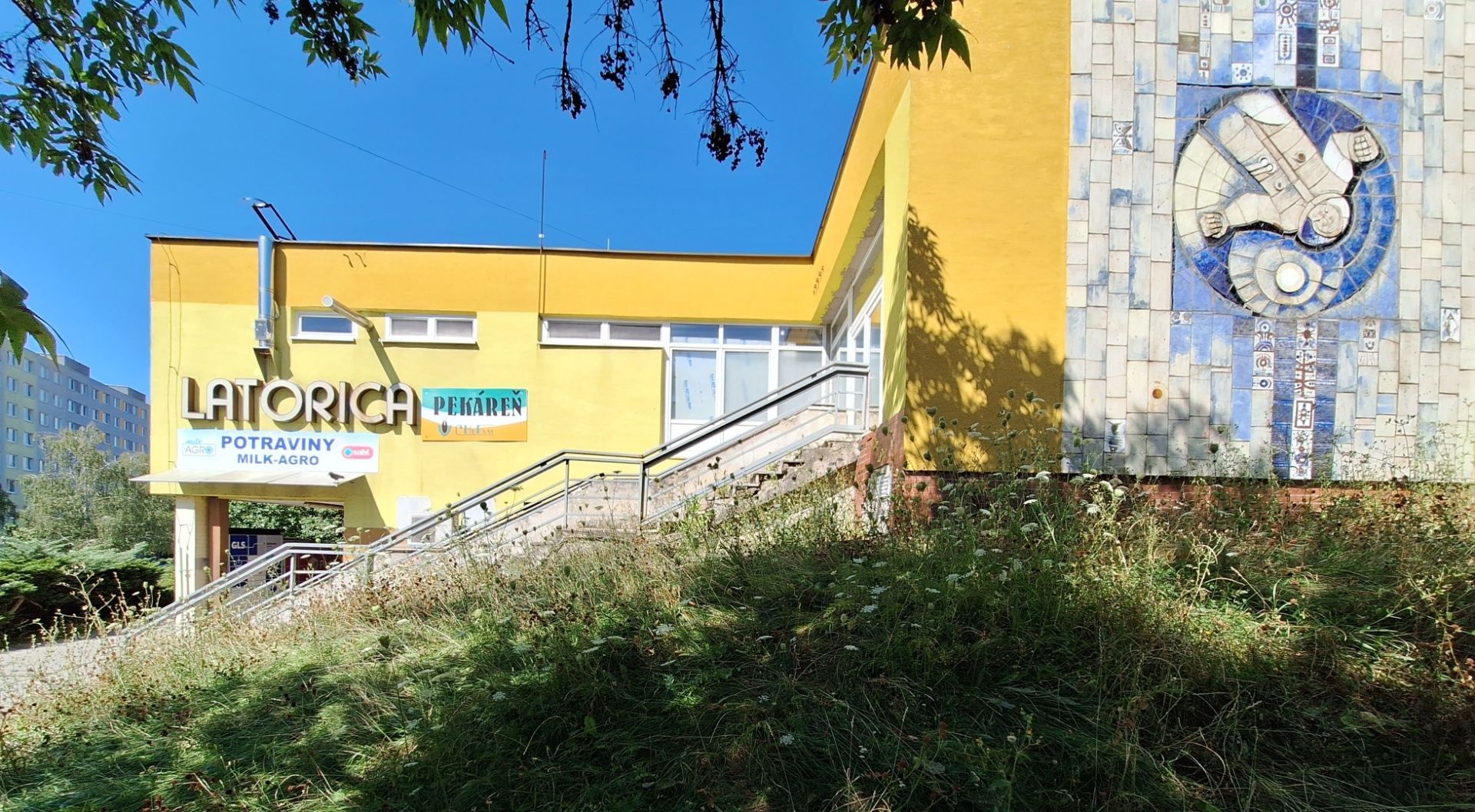 ADOMIS - Prenájom obchodných priestorov 227m2 Buzulucká ulica, OC Latorica Košice, sídlisko Dargovských hrdinov.