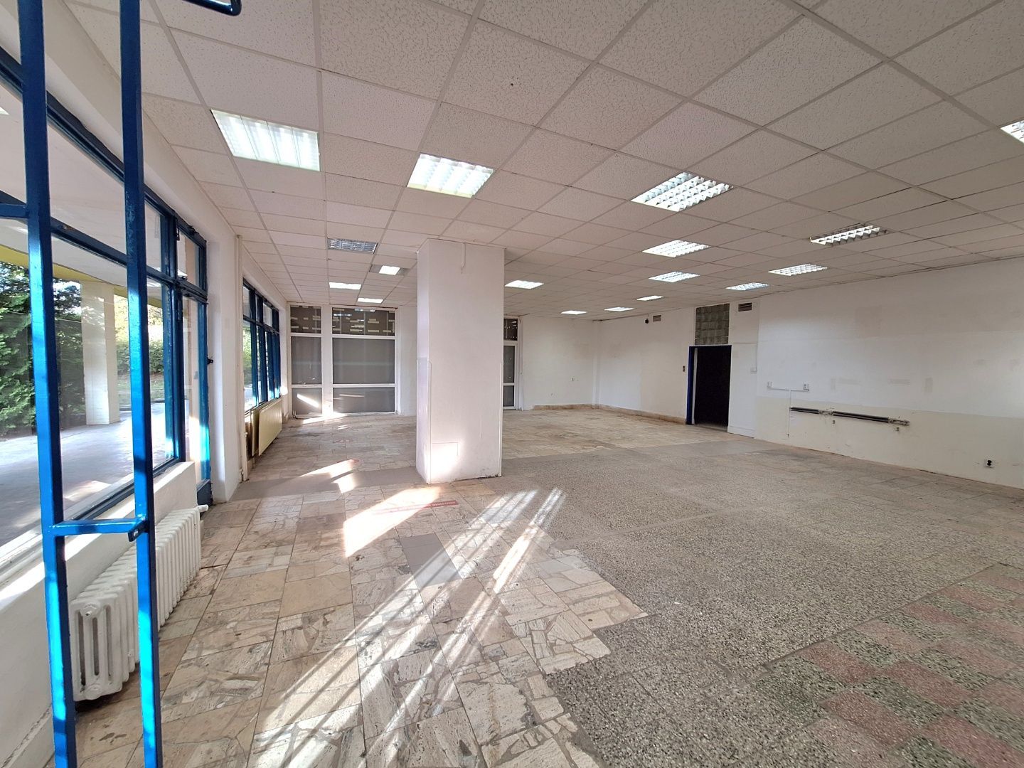 ADOMIS - Prenájom obchodných priestorov 227m2 Buzulucká ulica, OC Latorica Košice, sídlisko Dargovských hrdinov.