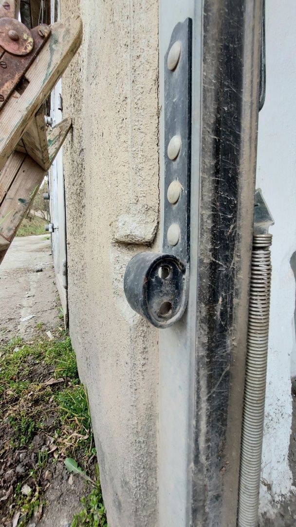 ADOMIS - predáme radovú garáž,19m2, Krivá ulica, Košice