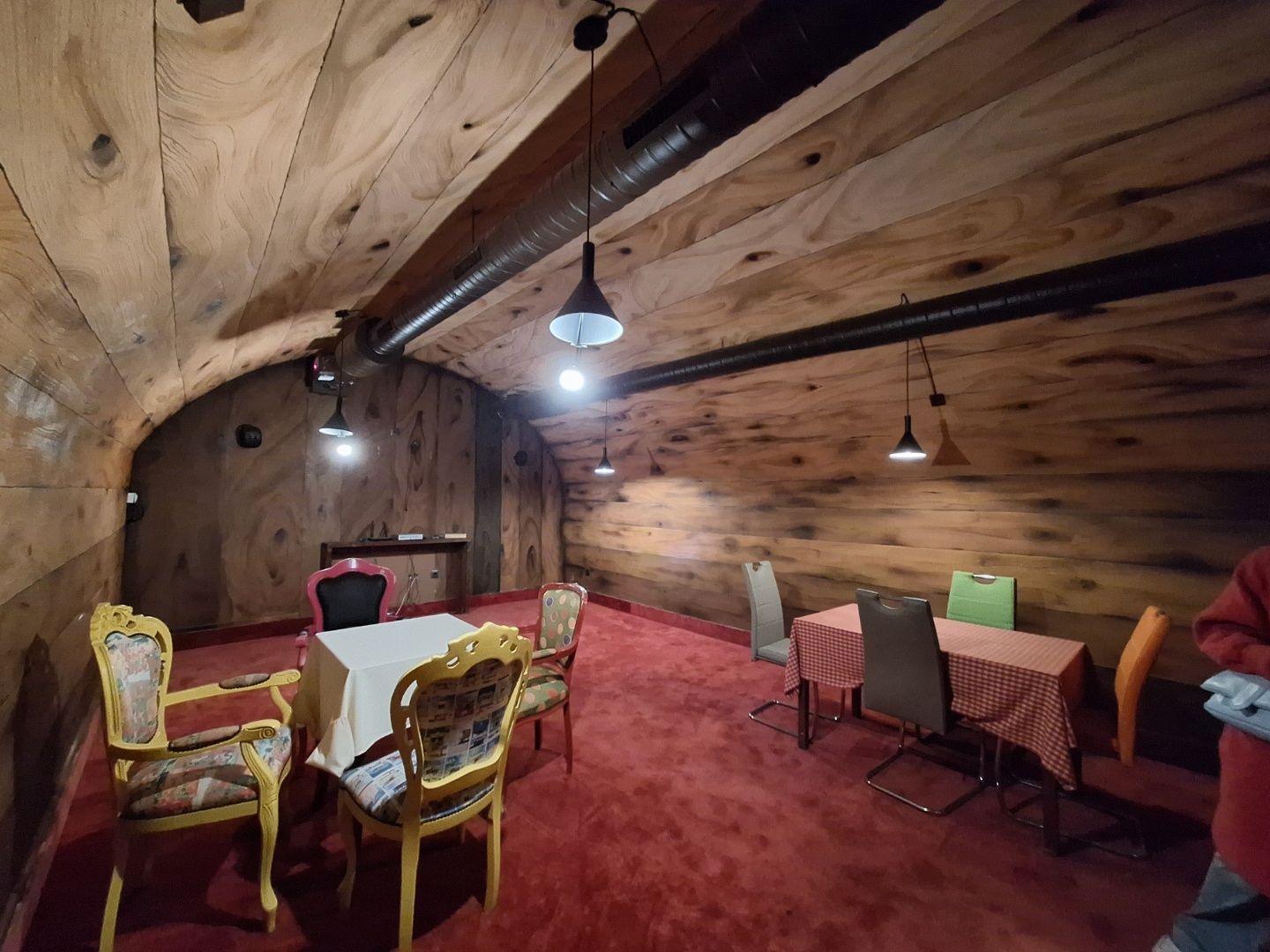 ADOMIS - Prenájom priestorov 382m2 - bývalá reštaurácia Gruziňák, vchod Hlavná aj Bačíkova ulica, Košice centrum