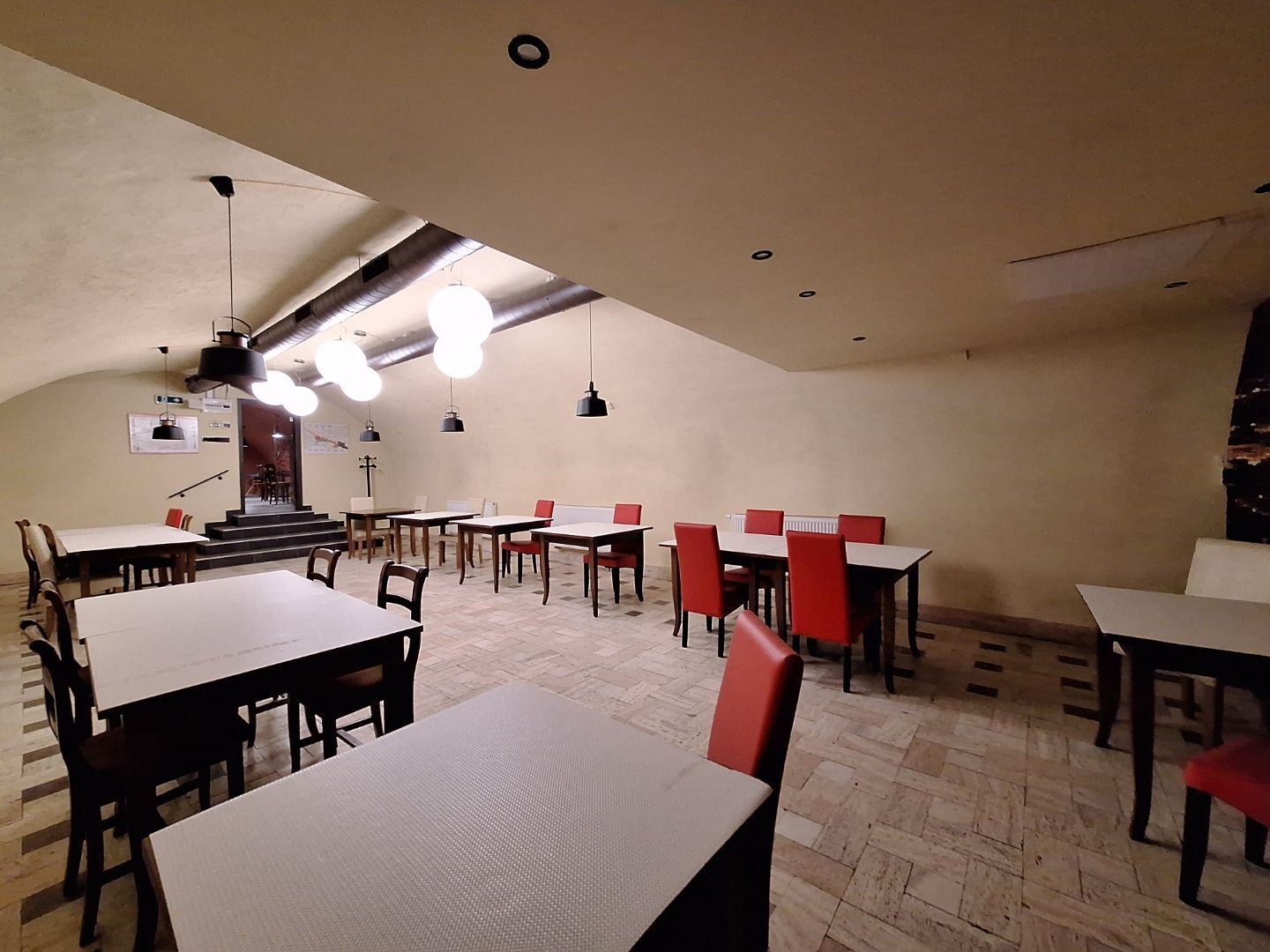 ADOMIS - Prenájom priestorov 382m2 - bývalá reštaurácia Gruziňák, vchod Hlavná aj Bačíkova ulica, Košice centrum