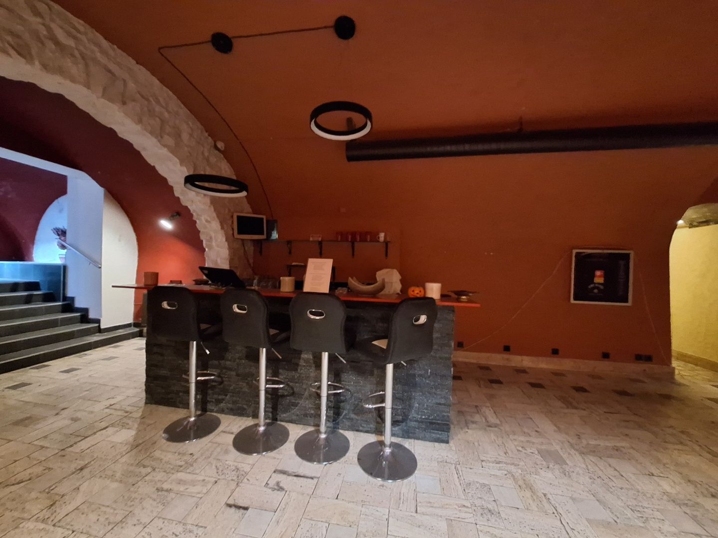 ADOMIS - Prenájom priestorov 382m2 - bývalá reštaurácia Gruziňák, vchod Hlavná aj Bačíkova ulica, Košice centrum