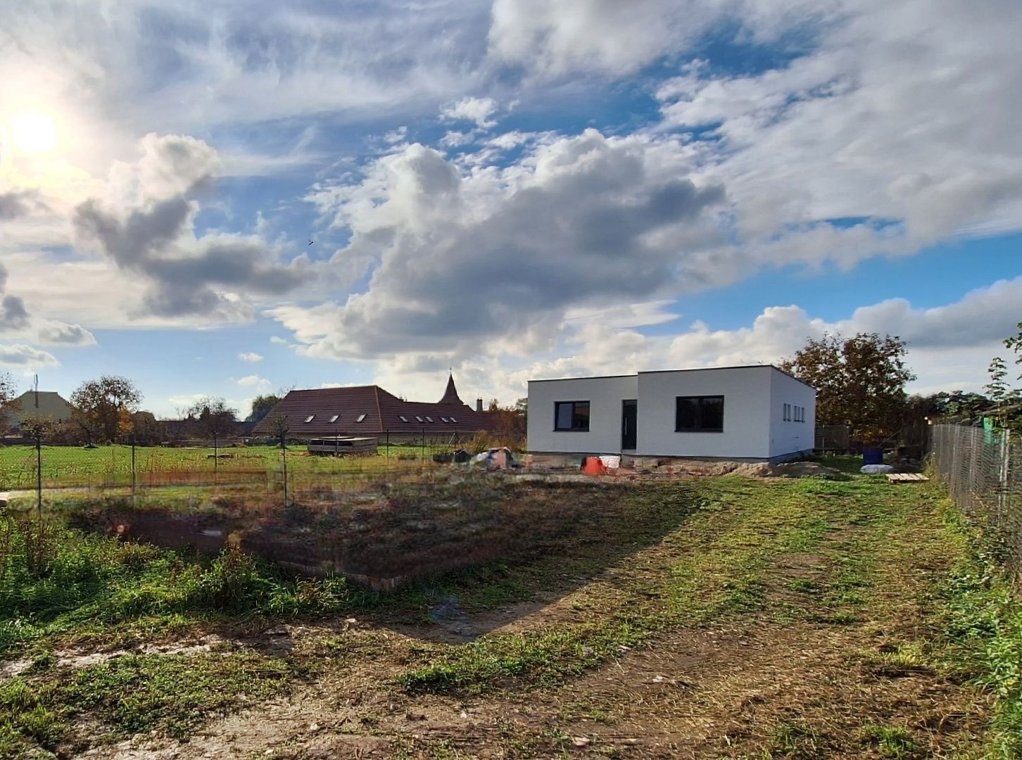 ADOMIS -  vymením bungalov 160m2 za byt,kompletné IS, pozemok 573m2, tepelné čerpadlo,blízka obec za Šacou,Veľká Ida.