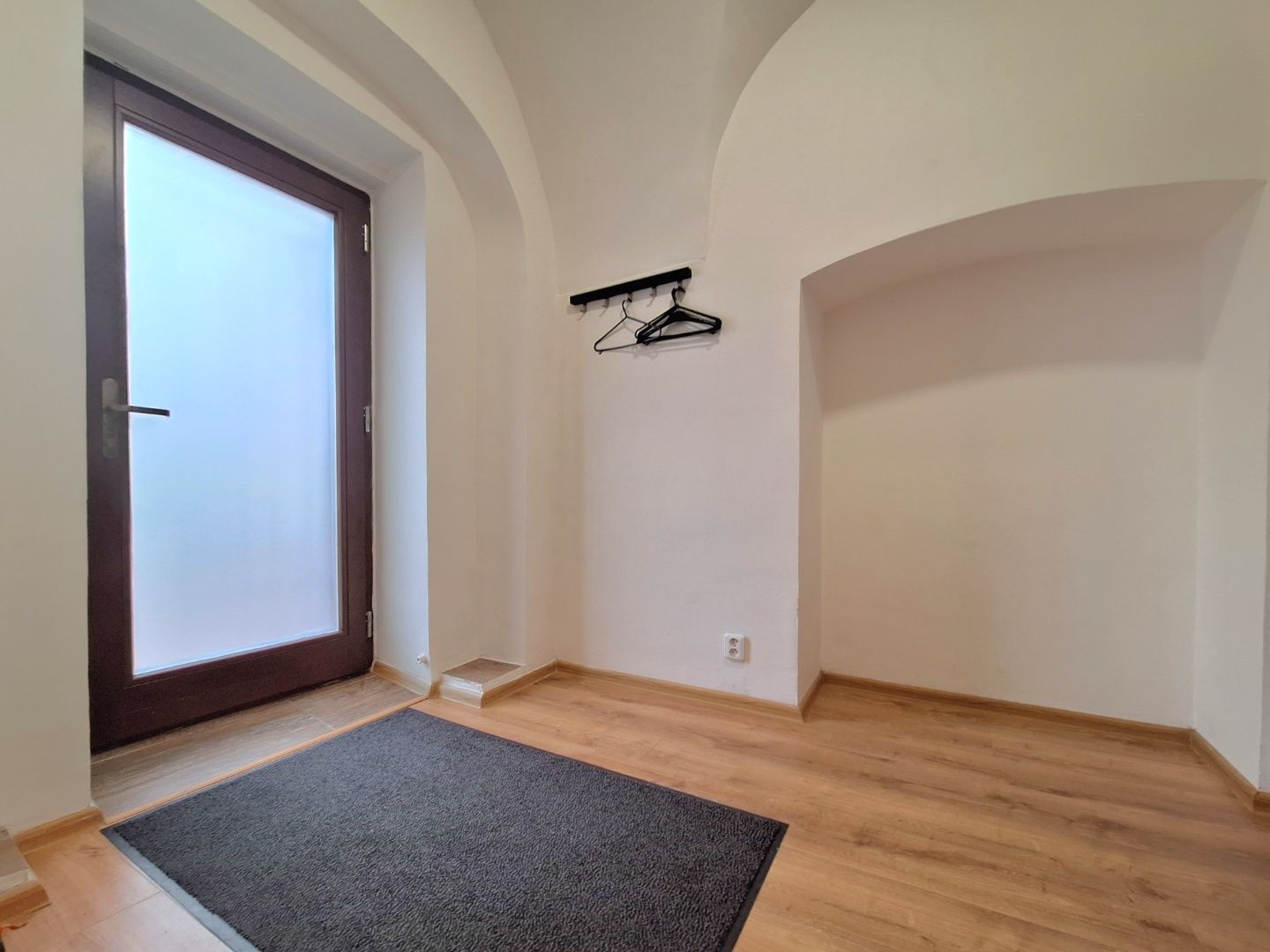 ADOMIS - predáme nebytový priestor bezbariérový 44m2 v historickom centre, Hlavná ulica, neďaleko OD Urban Košice.
