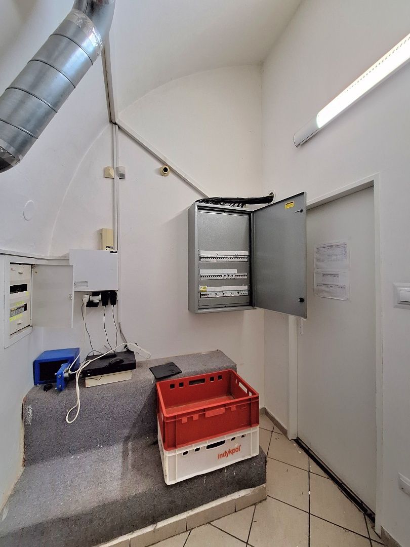 ADOMIS - predáme nebytový priestor 99m2 v historickom centre, Kováčska ulica, neďaleko Dómu Sv. Alžbety