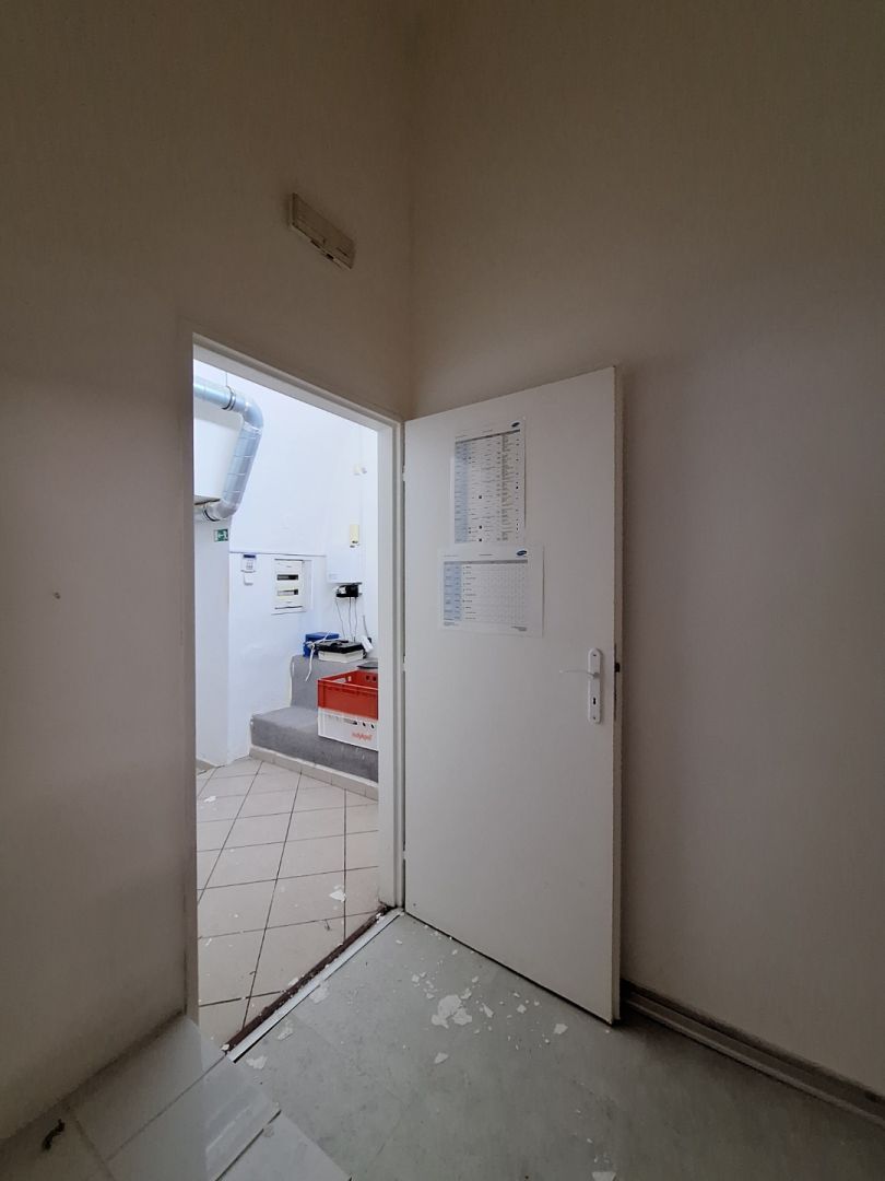 ADOMIS - predáme nebytový priestor 99m2 v historickom centre, Kováčska ulica, neďaleko Dómu Sv. Alžbety