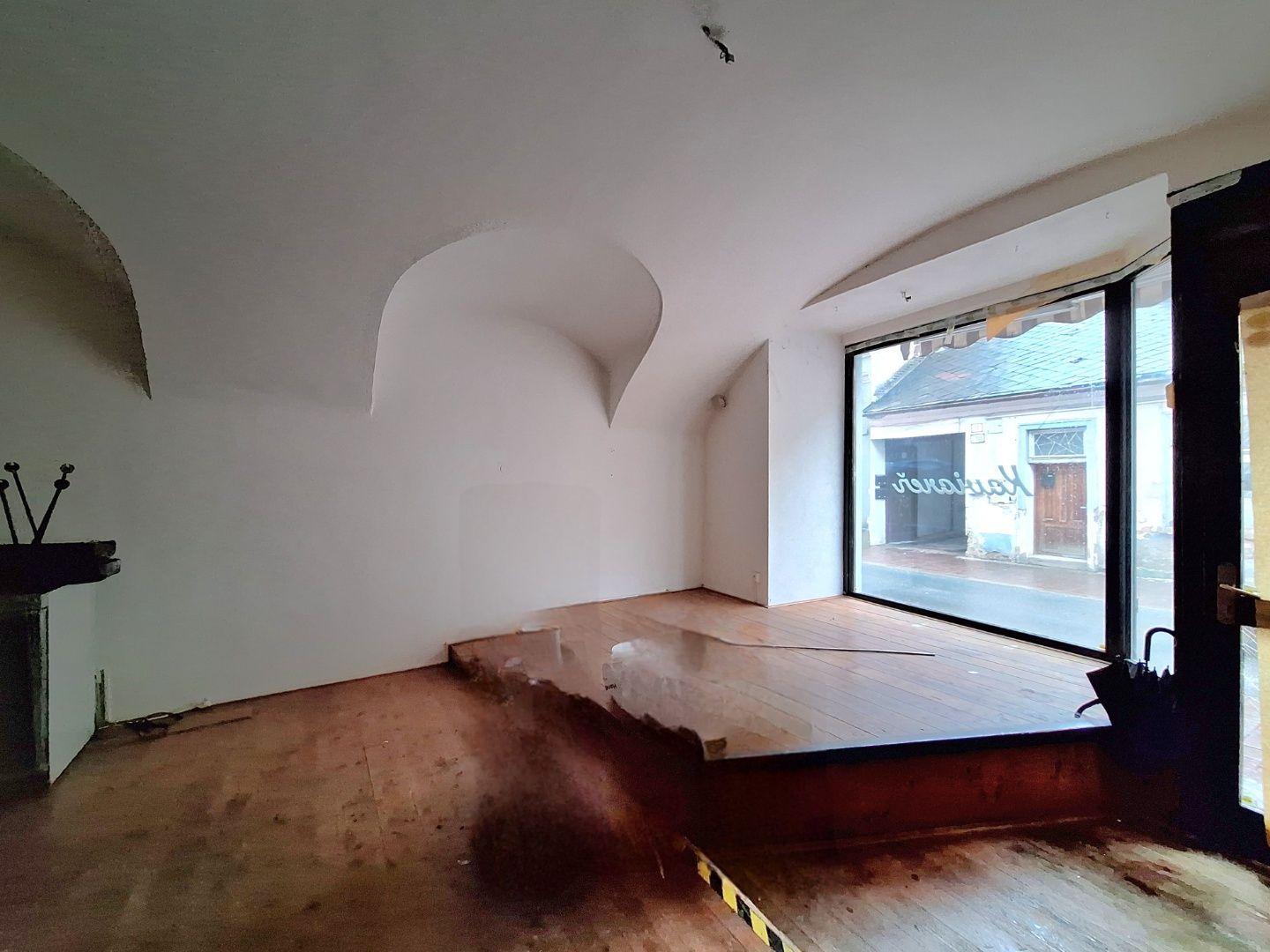 ADOMIS - predáme nebytový priestor 99m2 v historickom centre, Kováčska ulica, neďaleko Dómu Sv. Alžbety