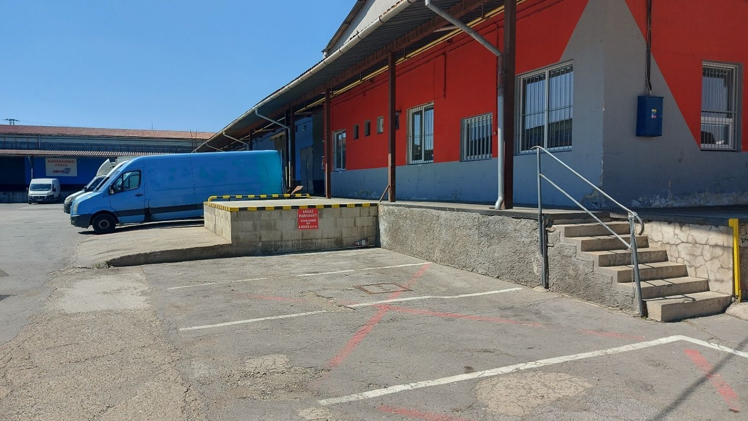 ADOMIS - Prenájom skladových priestorov, 829m2 /413m2+413m2/, Košice