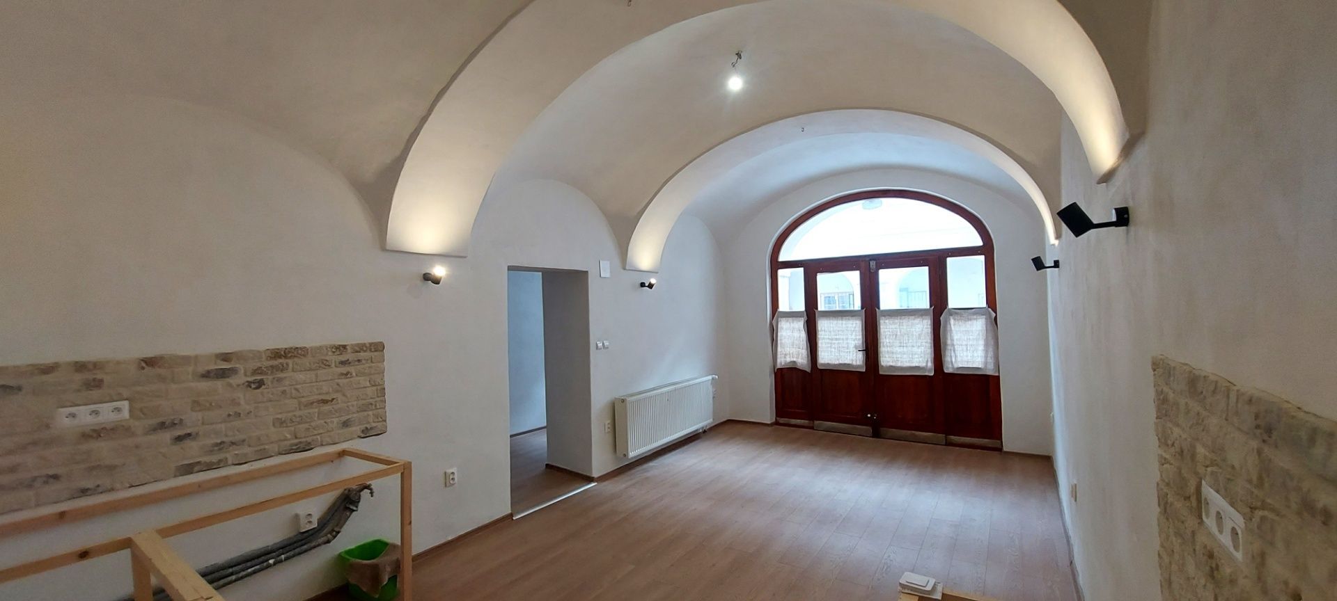 ADOMIS - Priestory na prízemí, 81m2, Hlavná ulica, VITÉZOV DVOR, Košice – Staré mesto