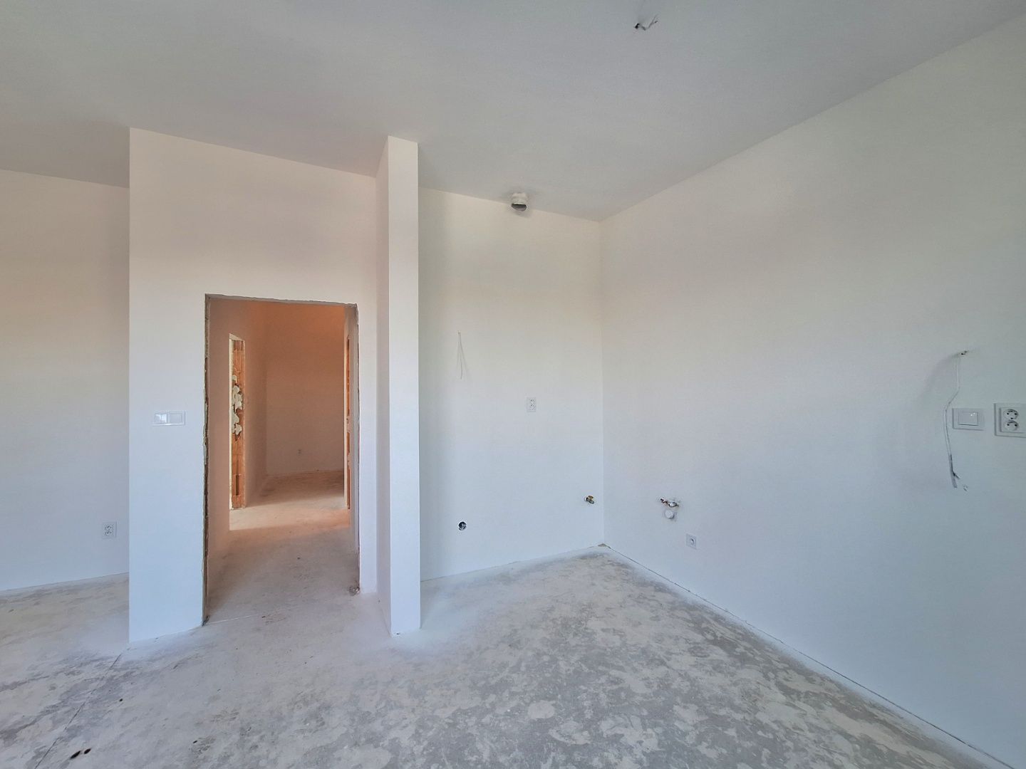 ADOMIS - AKCIA- predáme nadštandardný bezbariérový tehlový 2izbový byt 76m2 NOVOSTAVBA,balkón,Košice - Krásna