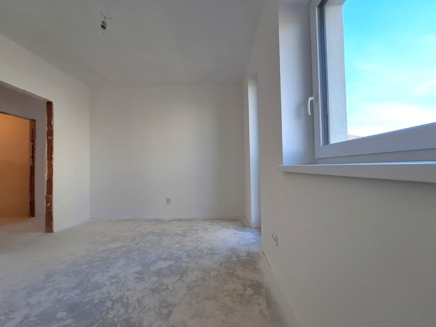 ADOMIS - predáme nadštandardný bezbariérový tehlový 3izbový byt 94,6m2 NOVOSTAVBA,teraska,vlastná záhradka 133m2,parking,Košice - Krásna