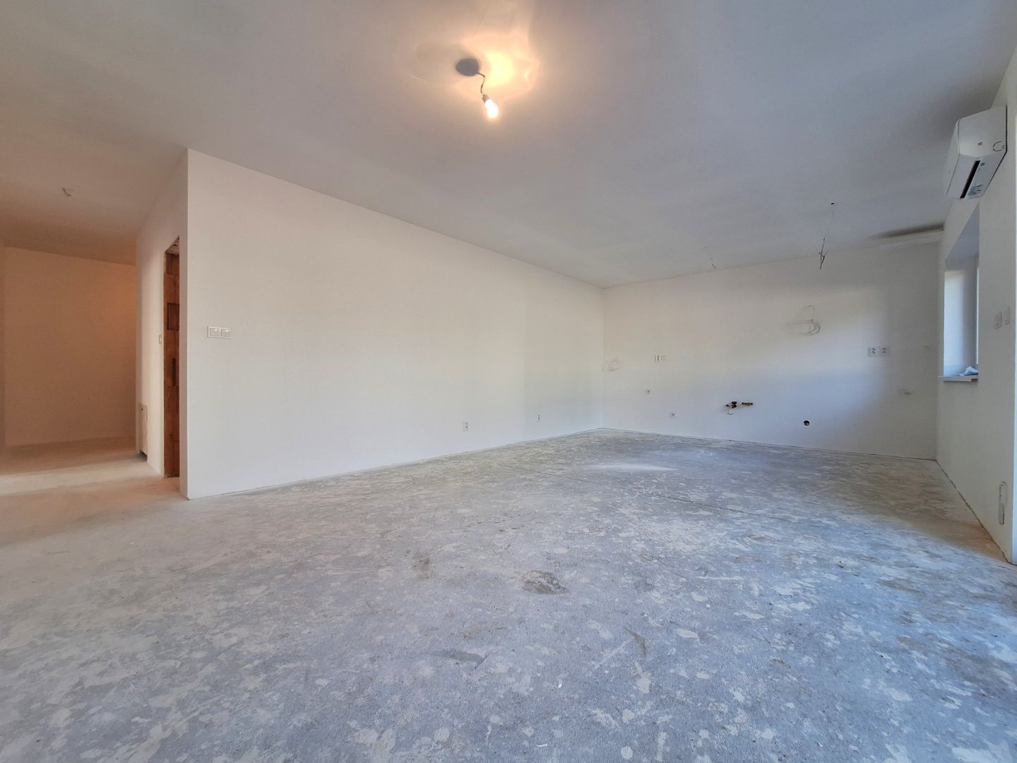 ADOMIS - predáme nadštandardný bezbariérový tehlový 3izbový byt 94,6m2 NOVOSTAVBA,teraska,vlastná záhradka 133m2,parking,Košice - Krásna