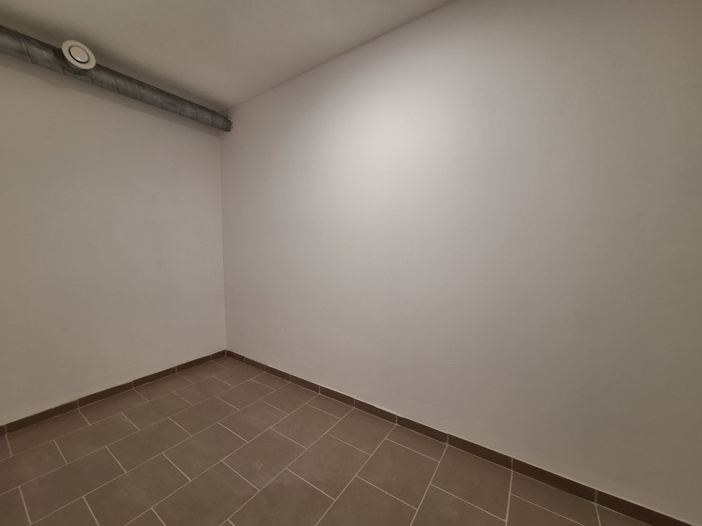 ADOMIS - predáme nadštandardný bezbariérový tehlový 3izbový byt 94,6m2 NOVOSTAVBA,teraska,vlastná záhradka 133m2,parking,Košice - Krásna