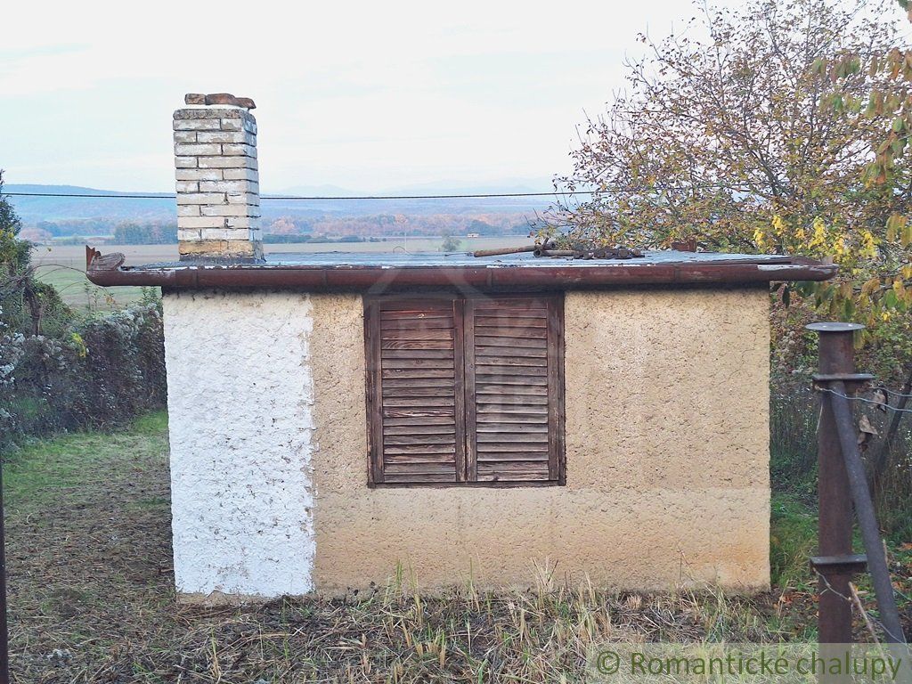 Dve chatky na rozľahlom pozemku pri lese len 6 km od Štúrova