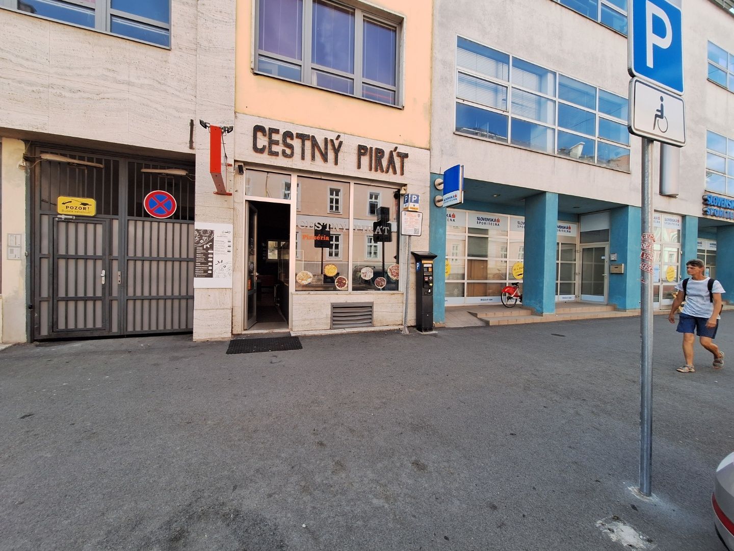 ADOMIS - predáme atraktívny nebytový komerčný priestor v centre Košíc 163m2 s výkladom priamo na ulicu, 2podlažný ul. Pribinova, 20m roh budovy Hlavná