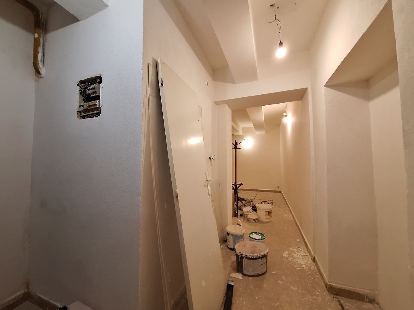 ADOMIS - predáme atraktívny nebytový komerčný priestor v centre Košíc 163m2 s výkladom priamo na ulicu, 2podlažný ul. Pribinova, 20m roh budovy Hlavná