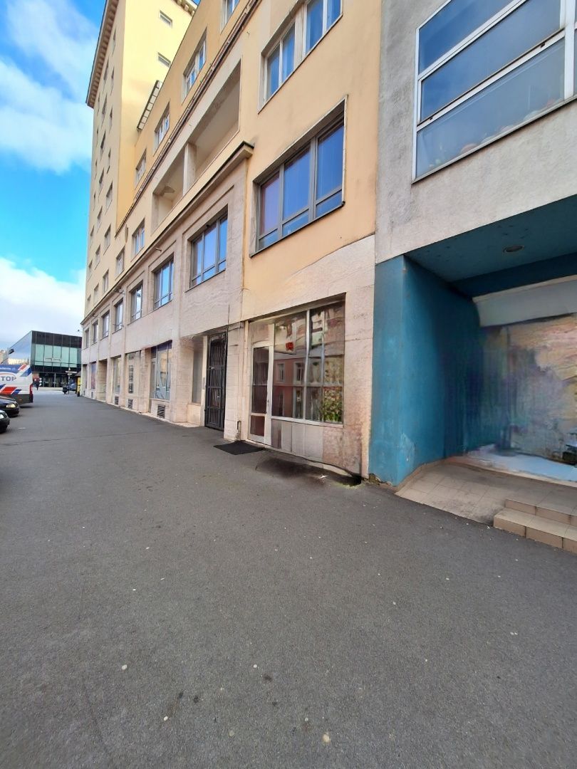 ADOMIS - predáme atraktívny nebytový komerčný priestor v centre Košíc 163m2 s výkladom priamo na ulicu, 2podlažný ul. Pribinova, 20m roh budovy Hlavná
