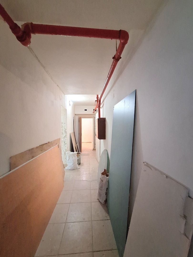 ADOMIS - predáme atraktívny nebytový komerčný priestor v centre Košíc 163m2 s výkladom priamo na ulicu, 2podlažný ul. Pribinova, 20m roh budovy Hlavná