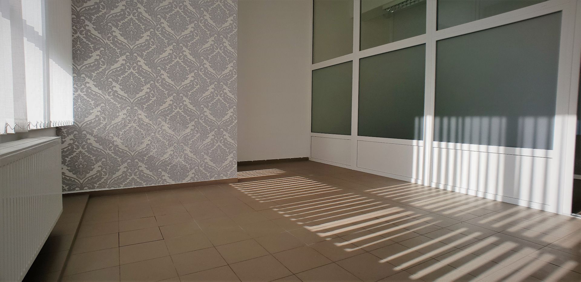 ADOMIS - Ponúkame na prenájom kancelária 40m2, ulica Toryská, Košice - Západ
