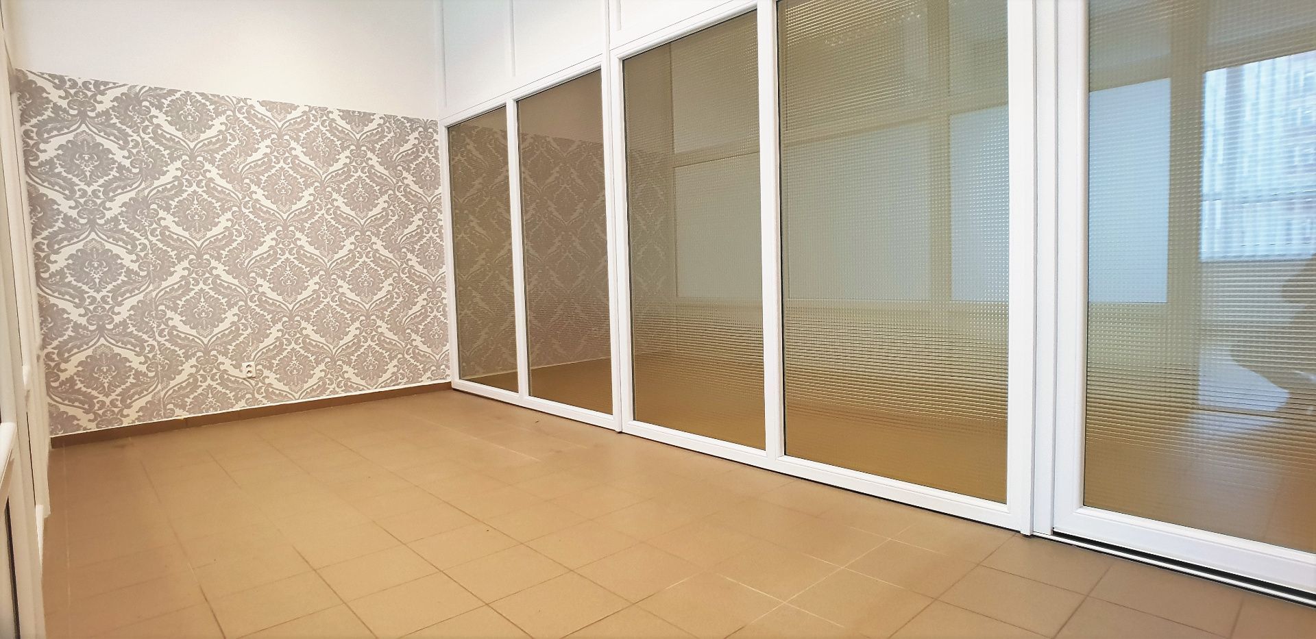 ADOMIS - Ponúkame na prenájom kancelária 40m2, ulica Toryská, Košice - Západ
