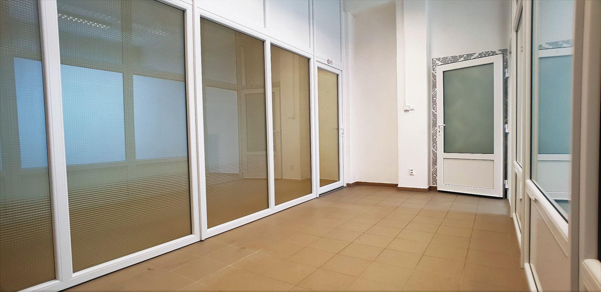 ADOMIS - Ponúkame na prenájom kancelária 40m2, ulica Toryská, Košice - Západ