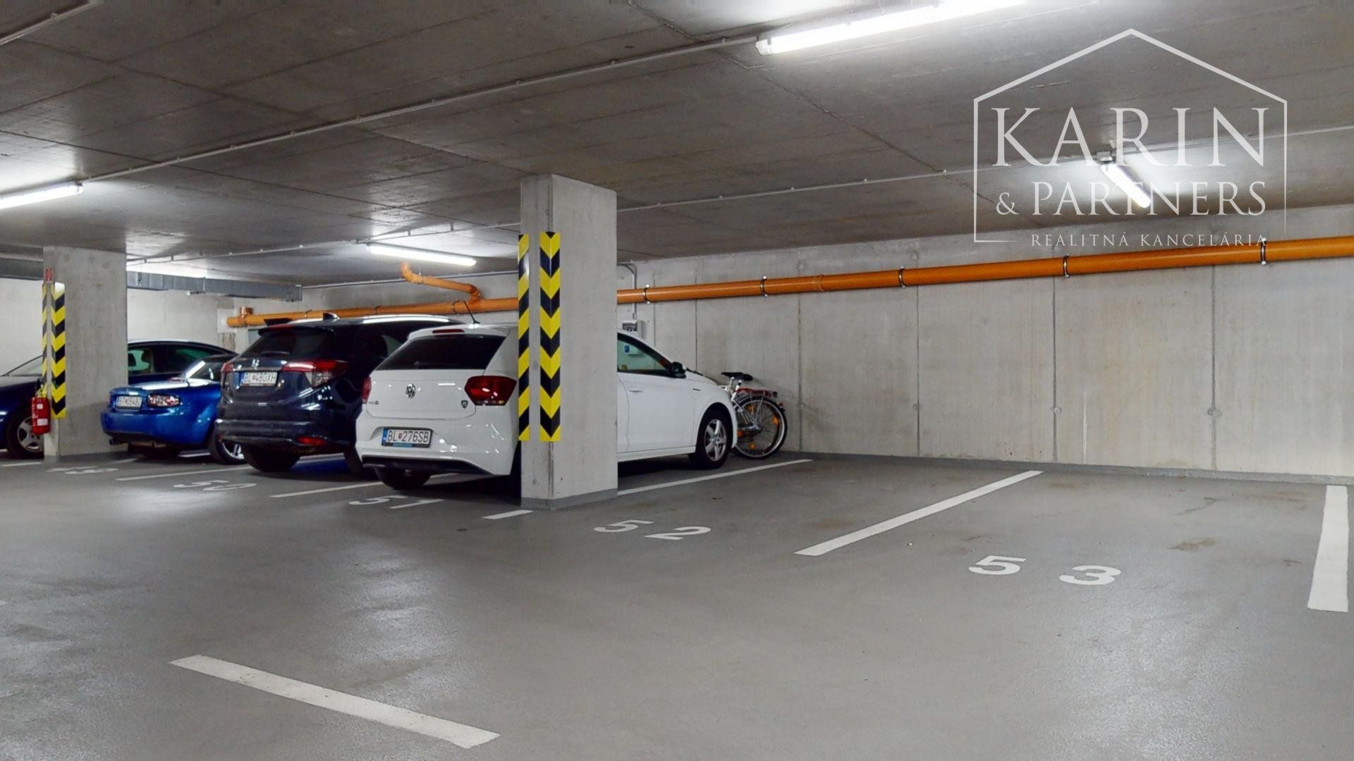 Zariadený 2i byt | loggia | walk in šatník | klimatizácia | parking | projekt Malé Krasňany