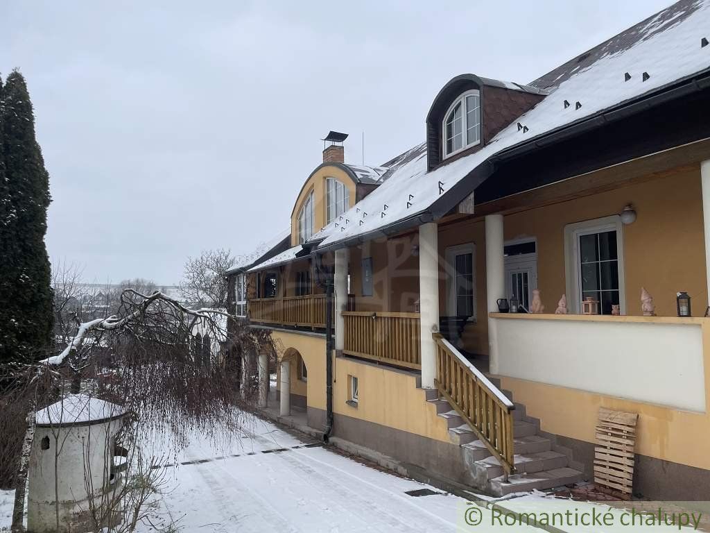 Priestranný vidiecky dom na bývanie či chalupu v obci Čižatice