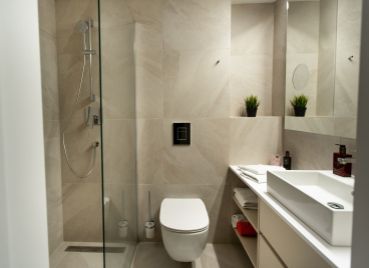 Nový moderný 1-izbový apartmán s možnosťou parkovania na prenájom, BAJKALSKA