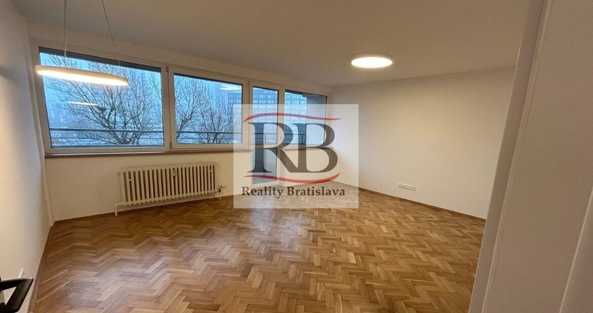 Iný-Predaj-Bratislava - mestská časť Ružinov-288000.00 €