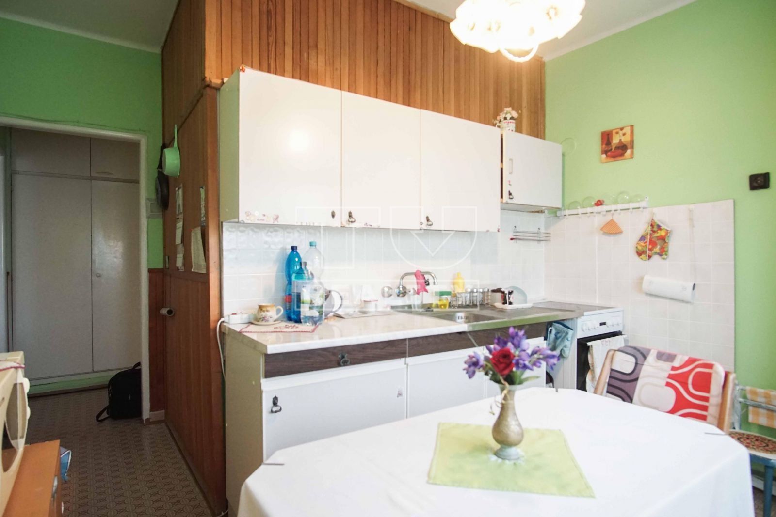 Tehlový 3-izbový byt s loggiou vo vyhľadávanej lokalite v Štúrove – 63m2