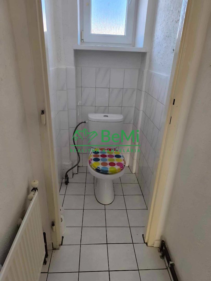 Veľkometrážny 3- izbový byt v širšom centre Trenčína