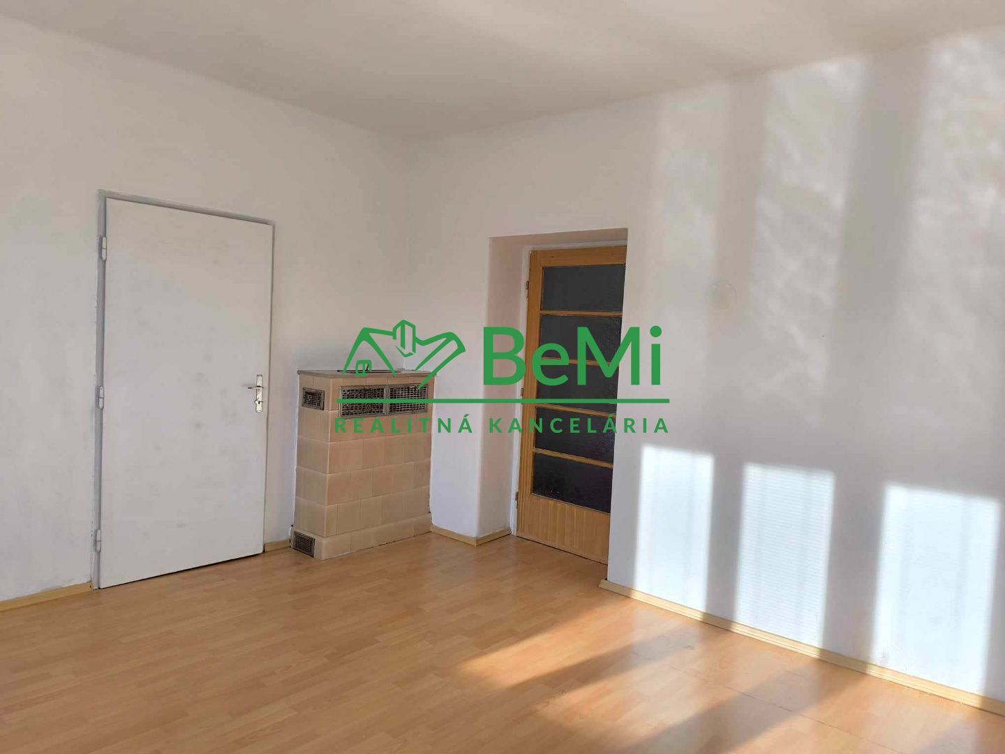 Veľkometrážny 3- izbový byt v širšom centre Trenčína