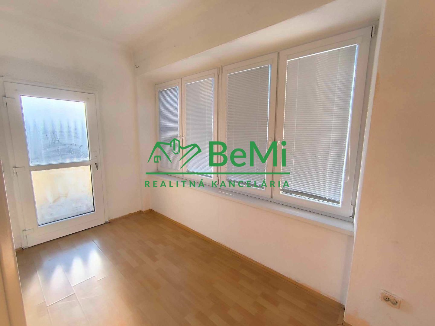 Veľkometrážny 3- izbový byt v širšom centre Trenčína