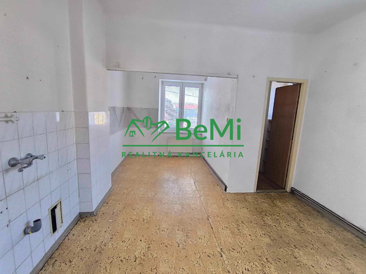 Veľkometrážny 3- izbový byt v širšom centre Trenčína