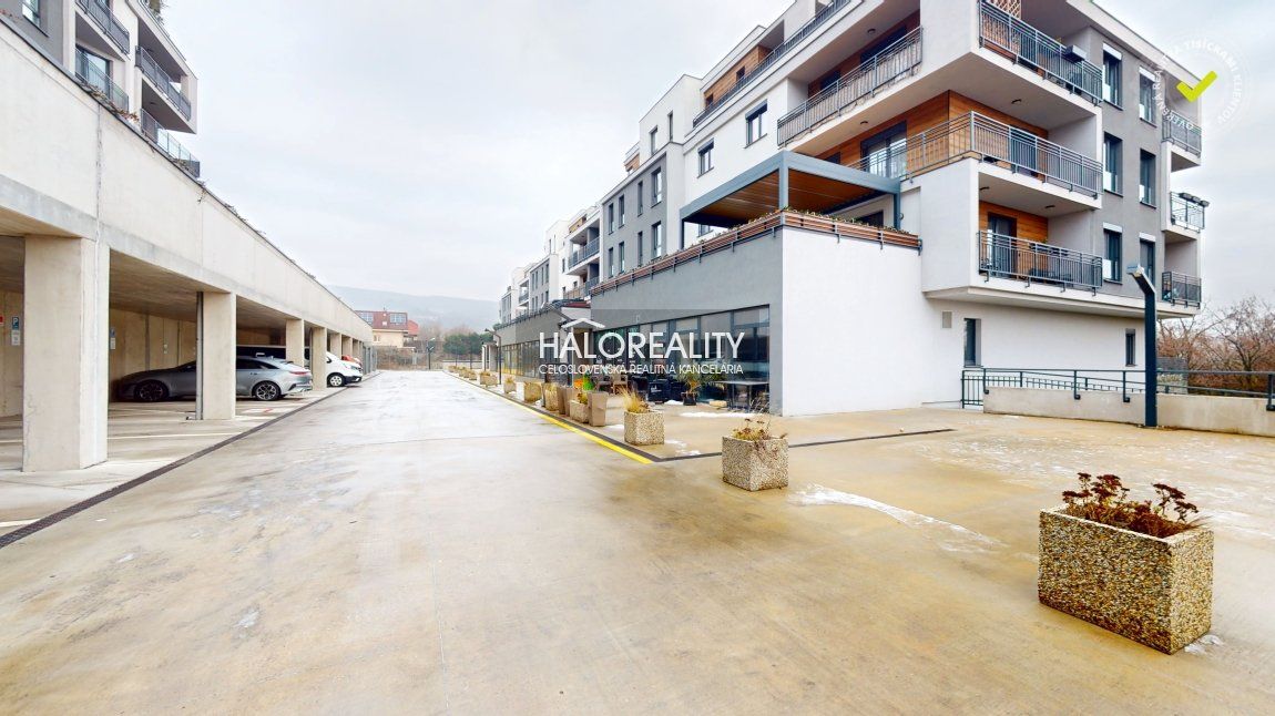 HALO reality - Predaj, obchodný priestor Bratislava Nové Mesto, Tupého - NOVOSTAVBA - EXKLUZÍVNE HALO REALITY