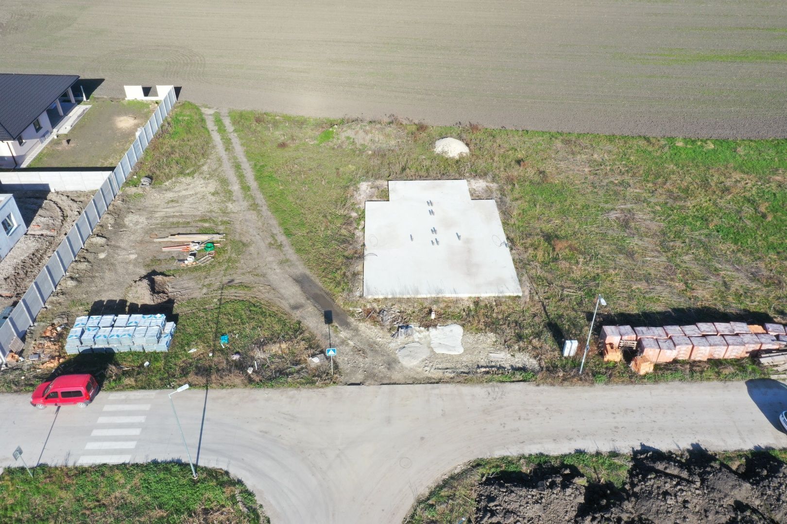 Stavebný pozemok s projektom NA PREDAJ