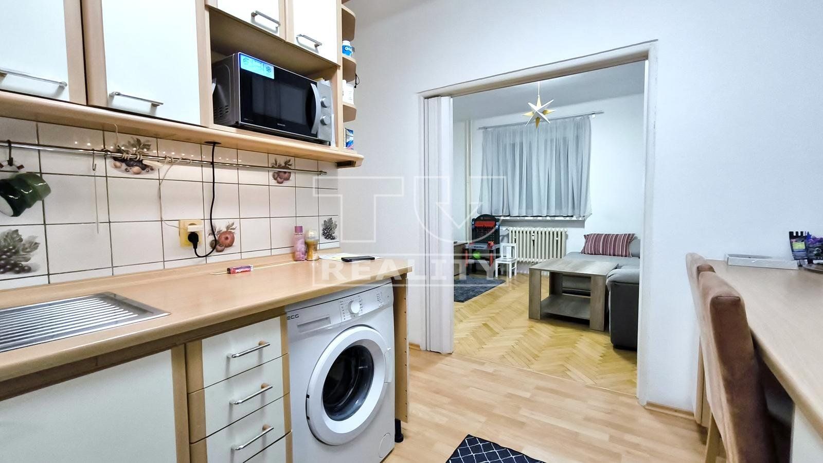 Praktický, čiastočne zrekonštruovaný 2 izbový byt s balkónom v centre mesta, PEZINOK, 56,70 m2