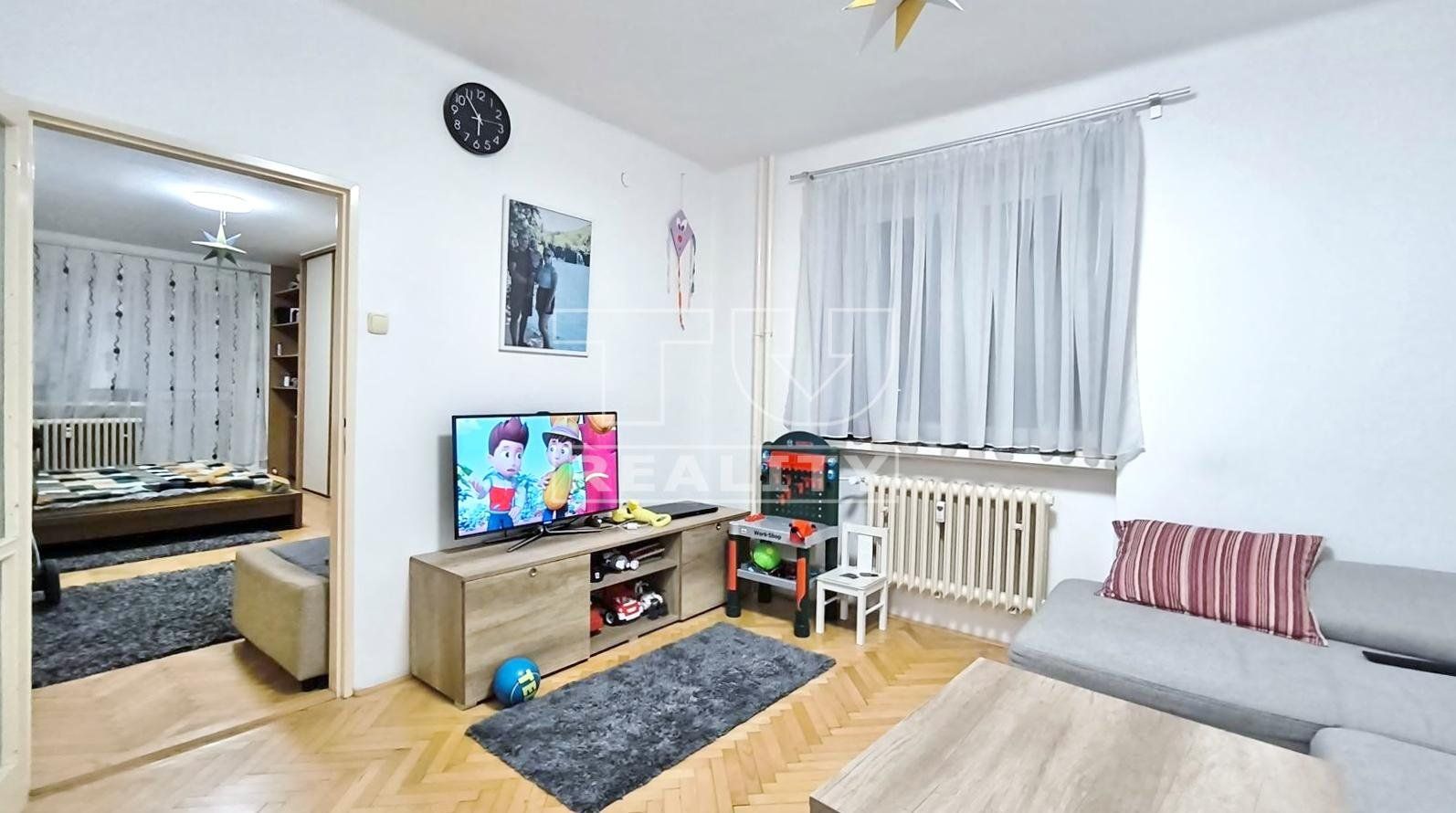 Praktický, čiastočne zrekonštruovaný 2 izbový byt s balkónom v centre mesta, PEZINOK, 56,70 m2